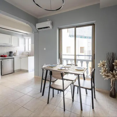 25central Apt-2br Апартаменты *