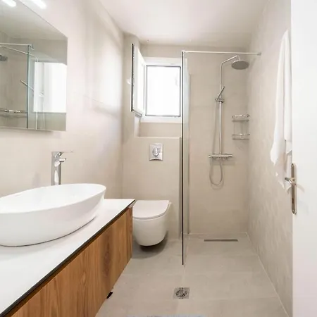 25central Apt-2br Апартаменты