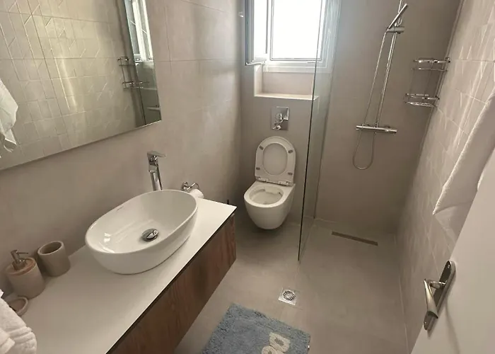 25central Apt-2br Lägenhet